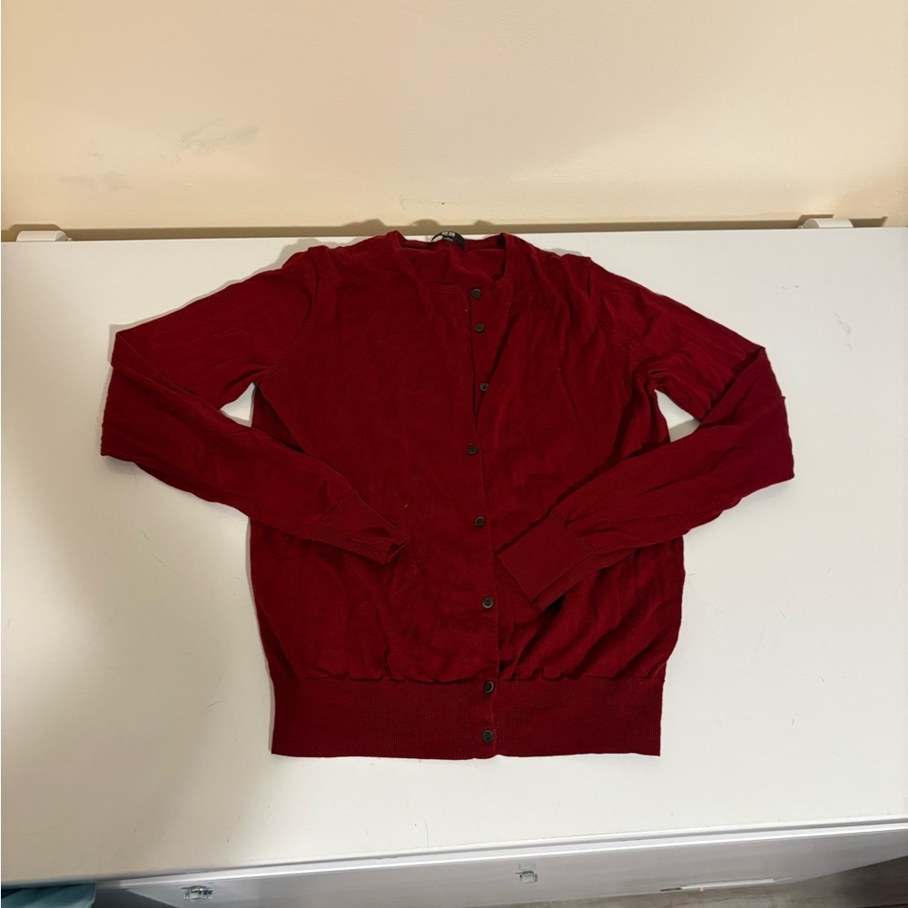 100% wool Uniqlo Button up Red Cardigan Sweater Excellent condition